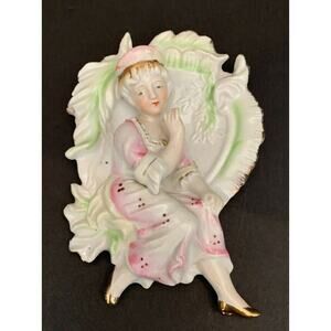 Vintage Thames Japan Wall Plaque Hanging 8075 Girl Woman Sitting 7"h x 5"w